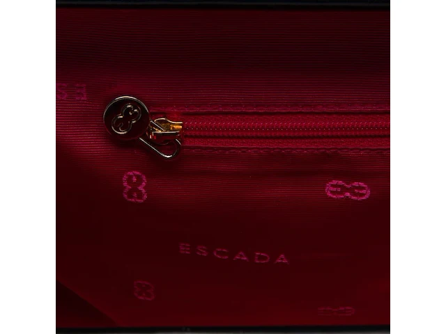 A black escada handbag in velvet and lacquer 17 x 40 x 15 cm. (6.69 x 15 3/4 x 5.91 in.) - afbeelding 5 van  13