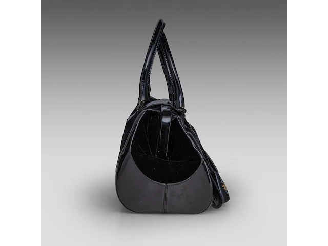 A black escada handbag in velvet and lacquer 17 x 40 x 15 cm. (6.69 x 15 3/4 x 5.91 in.) - afbeelding 10 van  13