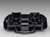A black escada handbag in velvet and lacquer 17 x 40 x 15 cm. (6.69 x 15 3/4 x 5.91 in.) - afbeelding 11 van  13