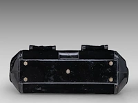 A black escada handbag in velvet and lacquer 17 x 40 x 15 cm. (6.69 x 15 3/4 x 5.91 in.) - afbeelding 12 van  13