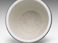 A bleu poudré and famille verte 'flower basket' planter cachepot, 19thc, h 32,5 - ø 36,5 cm - afbeelding 5 van  6