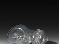 A blown glass phallus flask, england, late 19thc, and a matching folkloric glass phallus, montevideo, uruguay, h 16 - 30 cm - afbeelding 4 van  5