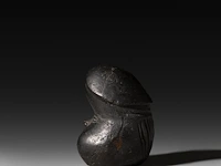 A bronze maneki neko phallic figure, meiji, japan 7 cm. (2.75 in.) - afbeelding 2 van  5