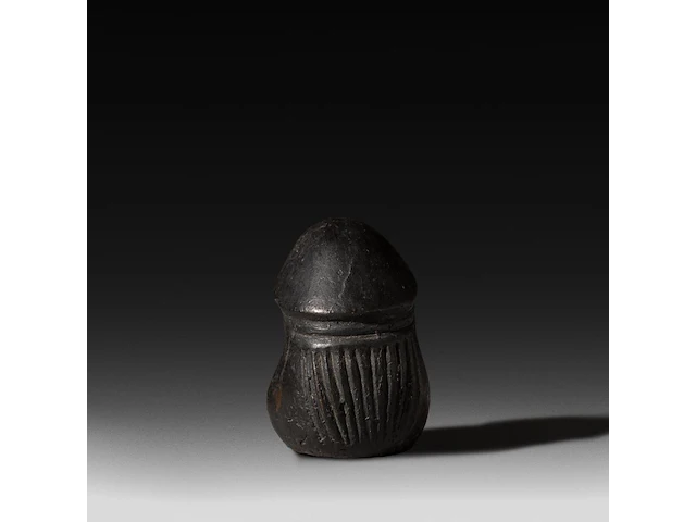 A bronze maneki neko phallic figure, meiji, japan 7 cm. (2.75 in.) - afbeelding 3 van  5