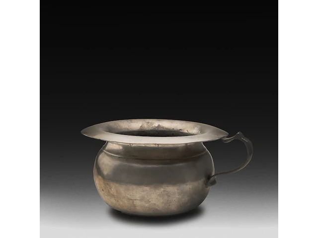 A bruges pewter chamber pot, by de witt, 18thc 12 x 28 cm. (4.71 x 11.01 in.) - afbeelding 1 van  5