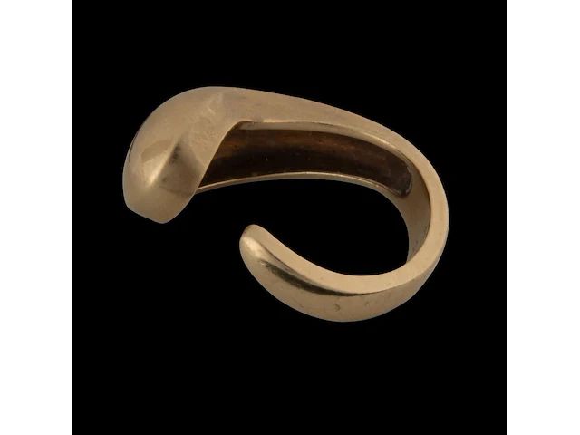 A cartier 18ct yellow gold and diamond 'yin-yang' ring, weight: 21 g (+) - afbeelding 6 van  10