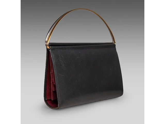 A cartier black 'trinity' top handle bag and a 'trinity' wallet - afbeelding 2 van  13