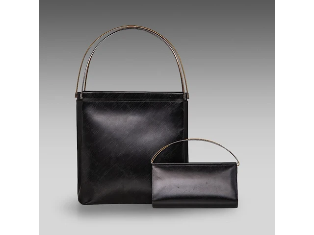 A cartier black 'trinity' top handle bag and a 'trinity' wallet - afbeelding 6 van  13