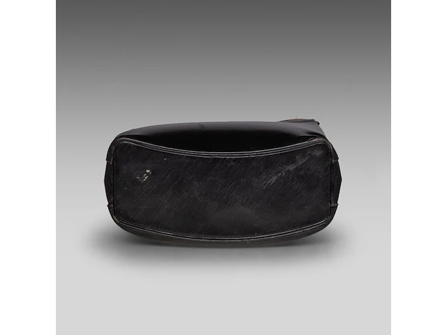 A cartier black 'trinity' top handle bag and a 'trinity' wallet - afbeelding 12 van  13