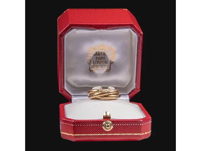 A cartier constellation trinity ring in 18ct yellow gold, weight: 11 g (+) - afbeelding 12 van  14
