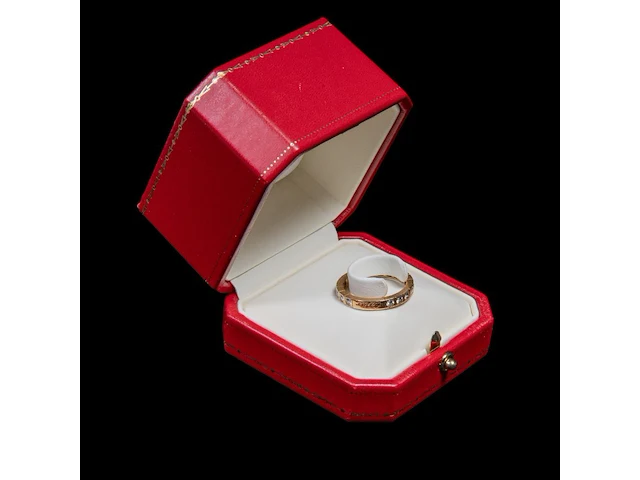 A cartier 'lanieres' ring in 18ct yellow gold and diamond, weight: 4,9 g - afbeelding 6 van  16