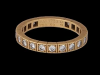 A cartier 'lanieres' ring in 18ct yellow gold and diamond, weight: 4,9 g - afbeelding 11 van  16