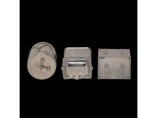 A cartier mustard and a collection of tea caddies, h 7 - 9,5 cm, total weight: 891 g - afbeelding 14 van  16