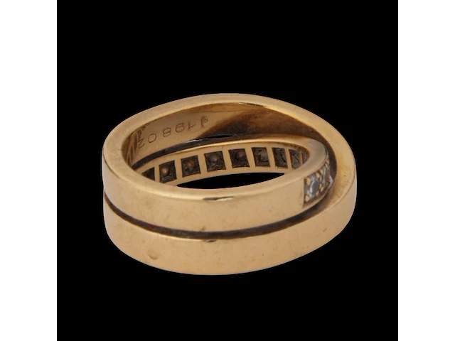 A cartier 'paris nouvelle vague' crossover ring, 18ct yellow gold and diamonds, 17,7 g (+) - afbeelding 8 van  20