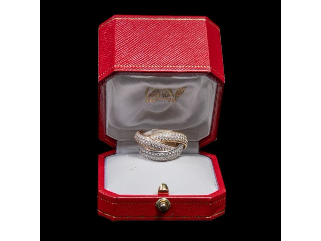 A cartier 'trinity' 18ct tricolour gold ring, weight: 15,2 g (+) - afbeelding 10 van  14