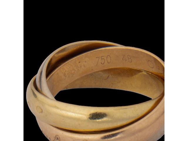 A cartier trinity 'les must de cartier' ring in 18ct tricolour gold, weight: 6,6 g (+) - afbeelding 11 van  12