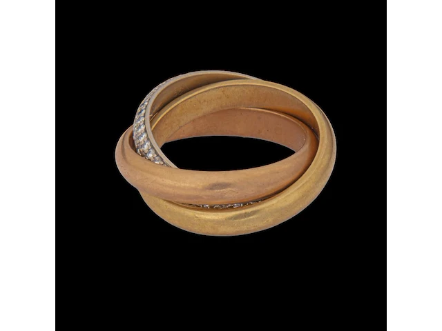 A cartier 'trinity one' ring in 18ct tricolour gold and diamonds, weight: 15,8 g (+) - afbeelding 9 van  14
