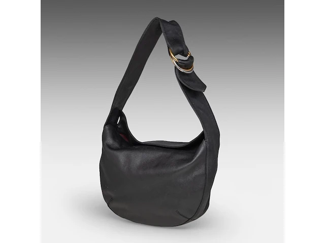 A cartier trinity ring, black leather shoulder bag 20 x 28 x 6 cm. (7.87 x 11.01 x 2.35 in.) - afbeelding 3 van  10
