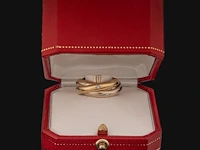 A cartier trinity ring in 18ct tricolour gold and diamonds, weight: 12 g (+) - afbeelding 2 van  10