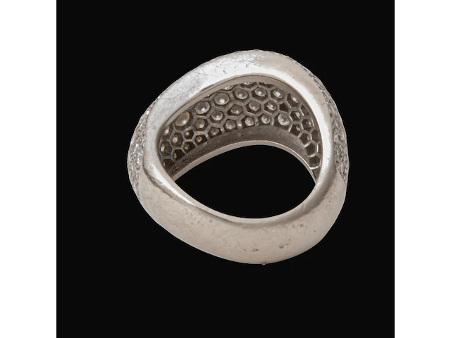 A cartier 'wave' 18ct white gold ring and diamonds, weight: 18,1 g (+) - afbeelding 4 van  5