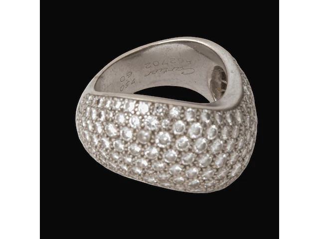 A cartier 'wave' 18ct white gold ring and diamonds, weight: 18,1 g (+) - afbeelding 5 van  5