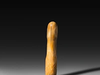 A carved african tribal bone phallic item (probably a deflorator), congo or angola 14.5 cm. (5.71 in.) - afbeelding 4 van  5