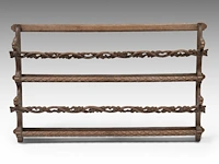A carved oak wall hanging plate rack or shelf, late 19thc 66 x 107 cm. (25.98 x 42.13 in.) - afbeelding 4 van  6