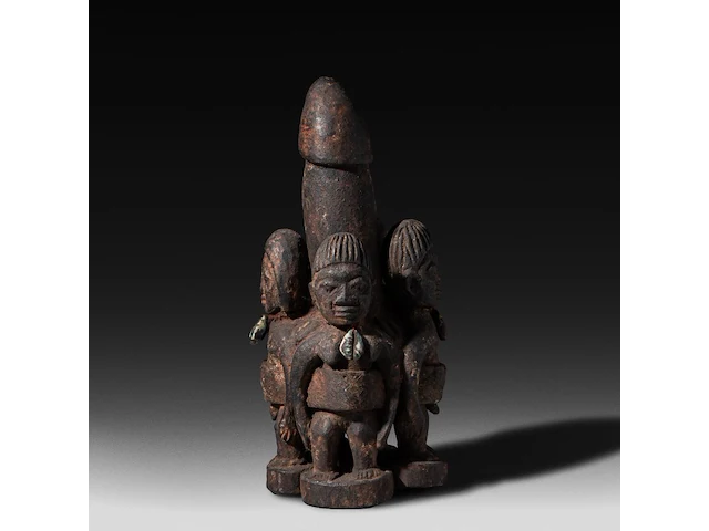 A carved wooden fon fertility statue, benin, early 20thc 30 x 12.5 cm. (11.81 x 4.91 in.) - afbeelding 3 van  6