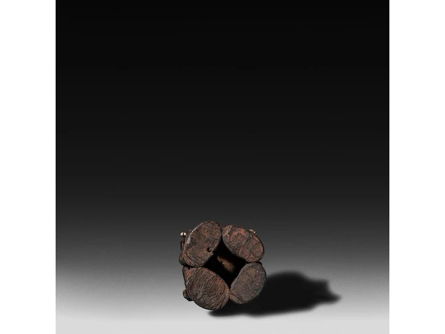 A carved wooden fon fertility statue, benin, early 20thc 30 x 12.5 cm. (11.81 x 4.91 in.) - afbeelding 4 van  6