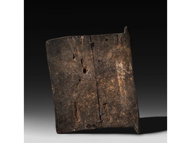 A carved wooden 'ge tanga' door decorated with two pairs of breasts, dogon people, mali 48 x 38 cm. (18.89 x 14.96 in.) - afbeelding 2 van  2