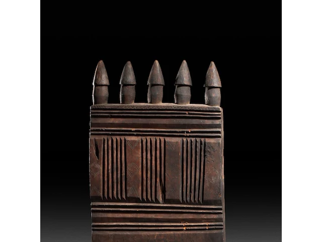 A carved wooden traditional door with five phalli on top, gurage people, ethiopia 122 x 32 cm. (48.03 x 12.59 in.) - afbeelding 5 van  5