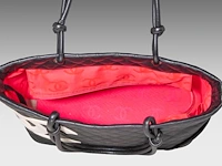 A chanel 'cambon ligne' tote bag and a chanel 'caviar' wallet - afbeelding 2 van  17