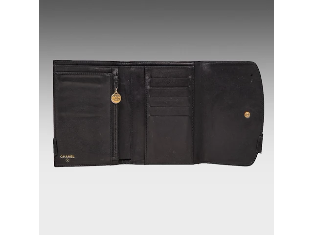 A chanel 'cambon ligne' tote bag and a chanel 'caviar' wallet - afbeelding 6 van  17