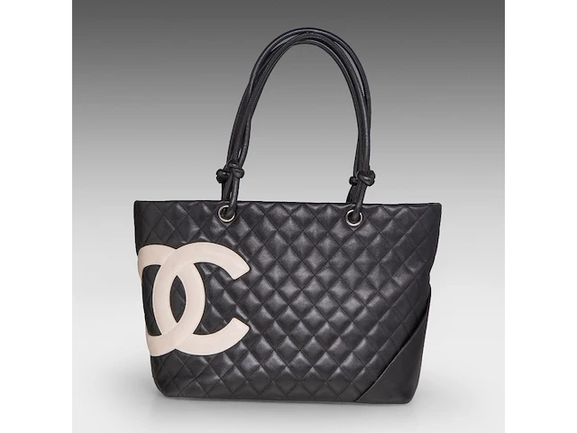 A chanel 'cambon ligne' tote bag and a chanel 'caviar' wallet - afbeelding 10 van  17