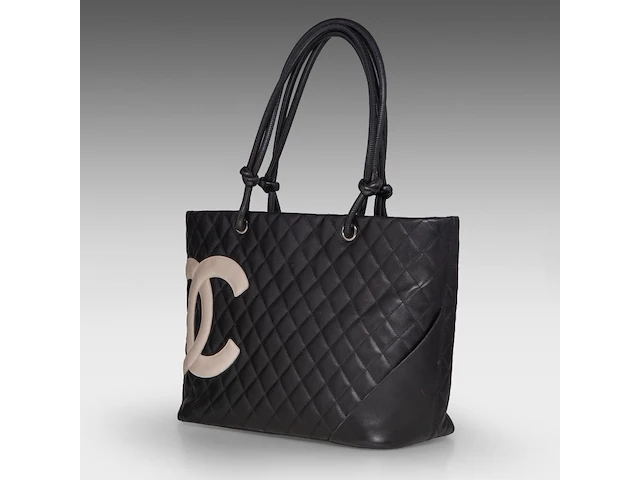A chanel 'cambon ligne' tote bag and a chanel 'caviar' wallet - afbeelding 11 van  17