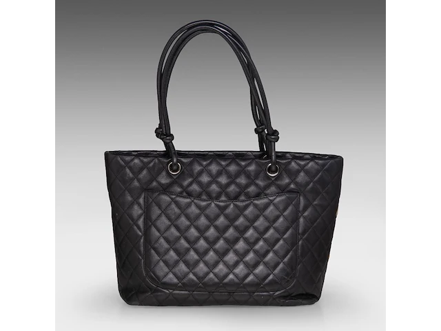A chanel 'cambon ligne' tote bag and a chanel 'caviar' wallet - afbeelding 12 van  17