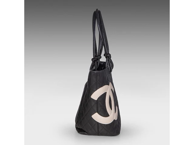 A chanel 'cambon ligne' tote bag and a chanel 'caviar' wallet - afbeelding 14 van  17