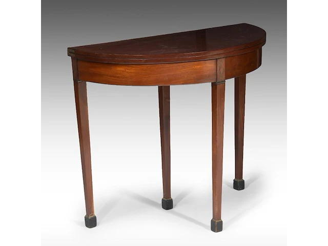 A charming directoire demi-lune fold-over side table, attrib. to the chapuis workshop 73 x 84.5 x 42 cm. (28.73 x 33.27 x 16.53 in.), frame: 71.5 x 84.5 x 84 cm. (28.14 x 33.27 x 33.07 in.) - afbeelding 1 van  9
