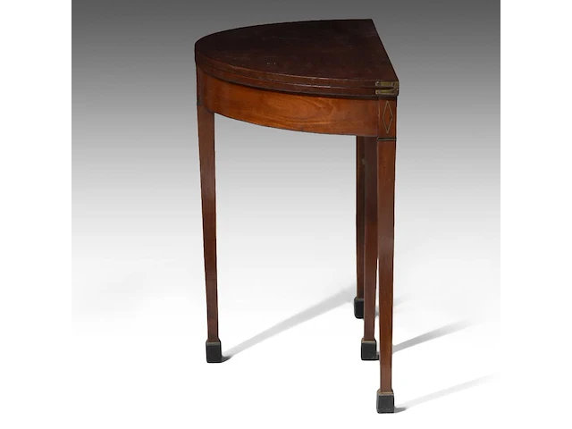 A charming directoire demi-lune fold-over side table, attrib. to the chapuis workshop 73 x 84.5 x 42 cm. (28.73 x 33.27 x 16.53 in.), frame: 71.5 x 84.5 x 84 cm. (28.14 x 33.27 x 33.07 in.) - afbeelding 3 van  9