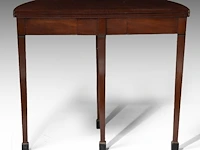 A charming directoire demi-lune fold-over side table, attrib. to the chapuis workshop 73 x 84.5 x 42 cm. (28.73 x 33.27 x 16.53 in.), frame: 71.5 x 84.5 x 84 cm. (28.14 x 33.27 x 33.07 in.) - afbeelding 4 van  9