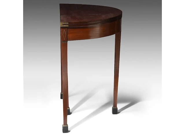 A charming directoire demi-lune fold-over side table, attrib. to the chapuis workshop 73 x 84.5 x 42 cm. (28.73 x 33.27 x 16.53 in.), frame: 71.5 x 84.5 x 84 cm. (28.14 x 33.27 x 33.07 in.) - afbeelding 6 van  9