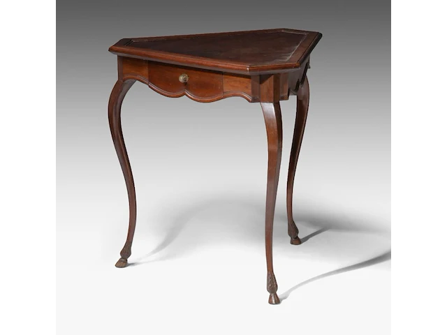 A charming neoclassical mahogany tripod side table on cabriolet legs, 18thc 68 x 67 x 57.5 cm. (26.76 x 26.37 x 22.64 in.) - afbeelding 1 van  6