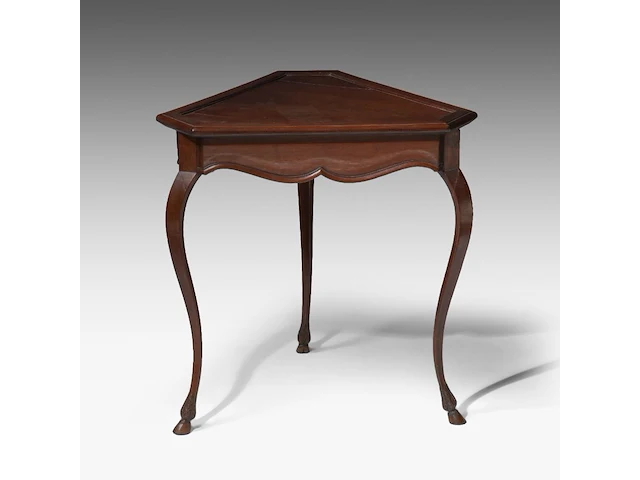 A charming neoclassical mahogany tripod side table on cabriolet legs, 18thc 68 x 67 x 57.5 cm. (26.76 x 26.37 x 22.64 in.) - afbeelding 4 van  6