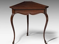 A charming neoclassical mahogany tripod side table on cabriolet legs, 18thc 68 x 67 x 57.5 cm. (26.76 x 26.37 x 22.64 in.) - afbeelding 4 van  6
