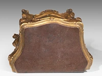 A charming venetian rococo giltwood cabinet, mid 18thc 77 x 58 x 37 cm. (30.30 x 22.82 x 14.57 in.) - afbeelding 6 van  6