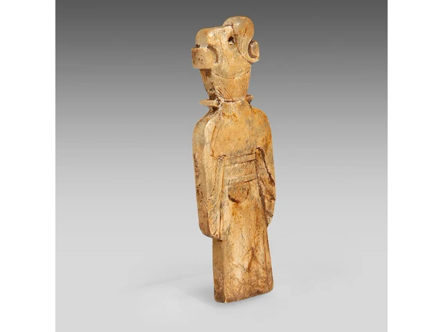 A chinese archaic jade figure pendant, western han dynasty, h 6 cm - afbeelding 4 van  4