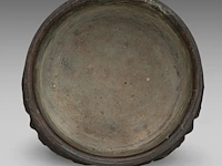 A chinese archaistic bronze 'taotie mask' tripod ding vessel, 19thc, h 12,2 cm - weight about 1662g - afbeelding 6 van  7