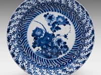 A chinese blue and white ‘flower garden’ plate, kangxi symbol mark and of the period, ø 27 cm