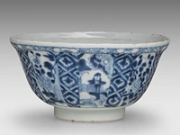 A chinese blue and white 'long eliza' lotus-shaped dish, 18thc (yongzheng) - added a blue and white 'narrative scene' bowl, early 18thc (kangxi), h 7,5 cm - afbeelding 10 van  10