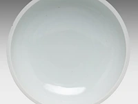 A chinese blue and white 'lotus scroll' dice bowl, with a xuande mark, h 10 - ø 29,5 cm - afbeelding 7 van  7